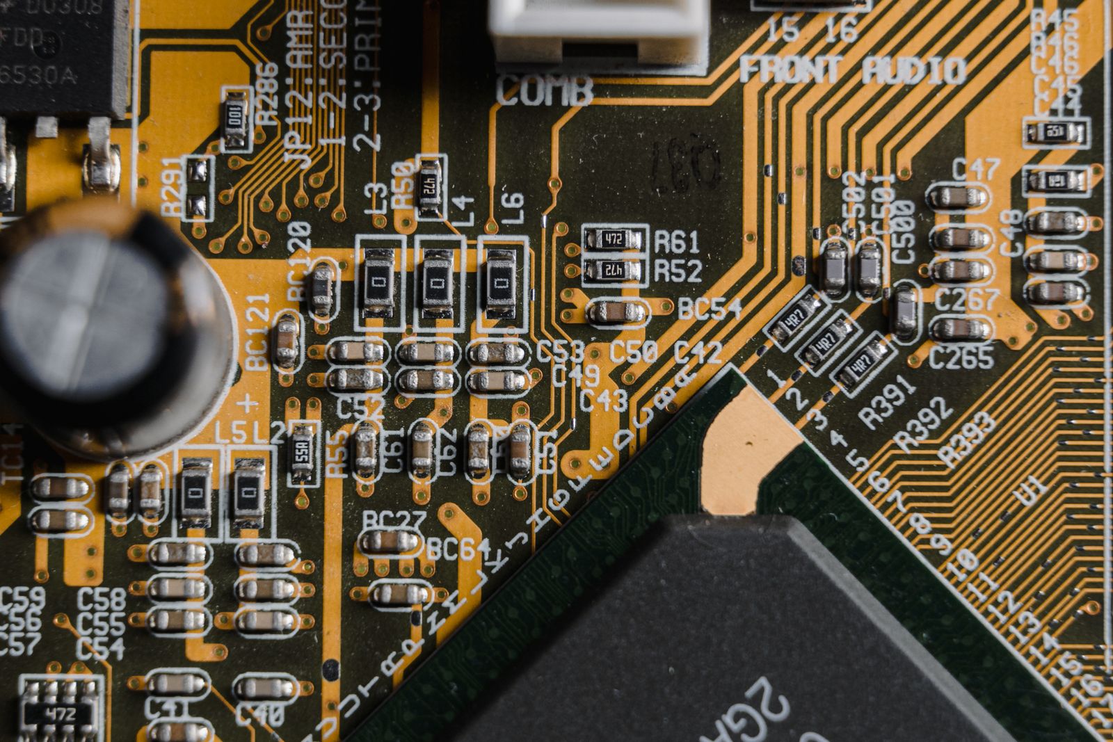 Compute, Chips, and Power: The Hard Limits Behind AI Geopolitics